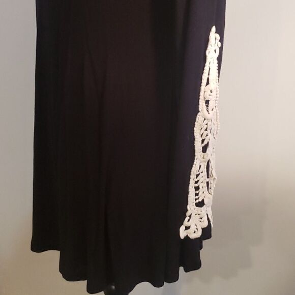 Black Flowy Shirt with sleeve detailing. - Picture 3 of 6
